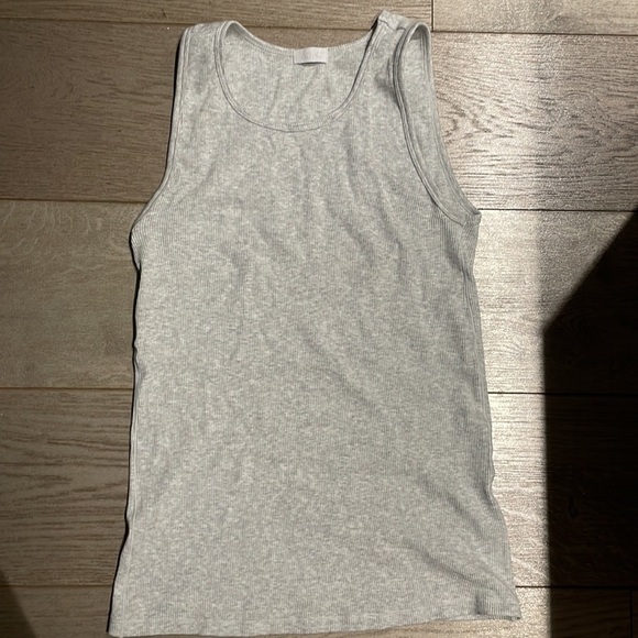 SKIMS Ribbed Boyfriend Tank Grey - Picture 5 of 6